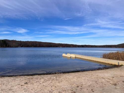 Stylish and Cozy Cabin, Walking Distance to Big Bass Lake in Gouldsboro, USA