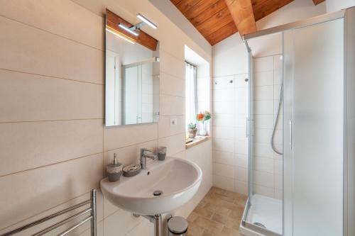Bathroom, DOLF - Porta Gemina in Urbisaglia