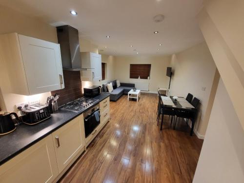 Great Apartment Next To Tooting Bec Tube Station - image 6