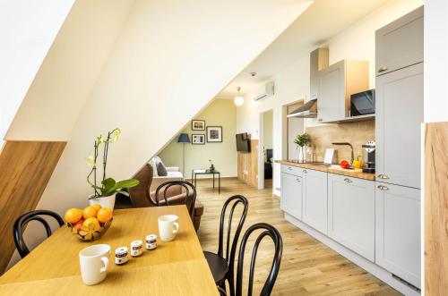 Jimmy's Apartments Lory