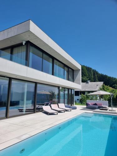 Attersee Luxury Design Villa with dream views, large Pool and Sauna - Accommodation - Nussdorf am Attersee