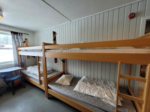 8 bunk beds
