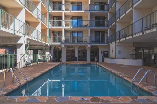 Oak Square - Unit 403