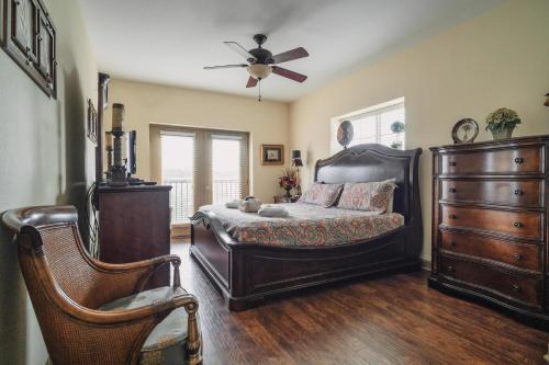 MVC - Unit 2507 - image 11