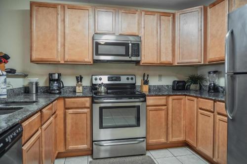 MVC - Unit 3306 - image 6