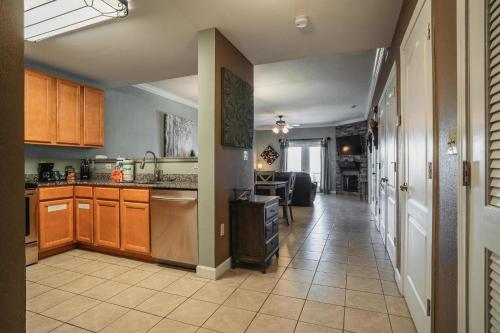 MVC - Unit 1103 - Smoky Retreat - image 2