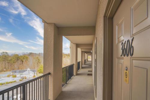 MVC - Unit 3606 - image 6