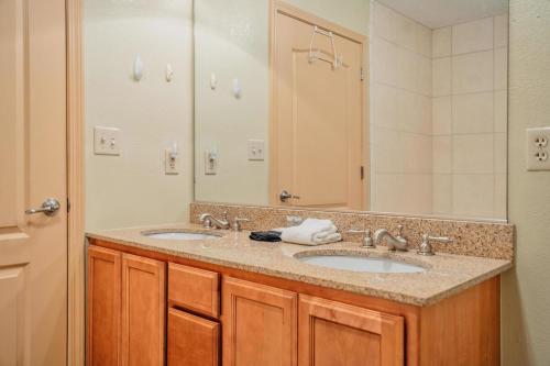 MVC - Unit 3606 - image 13