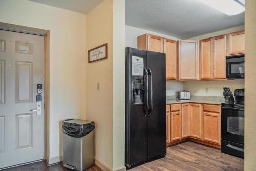 MVC - Unit 3207 - Happy Place - image 14