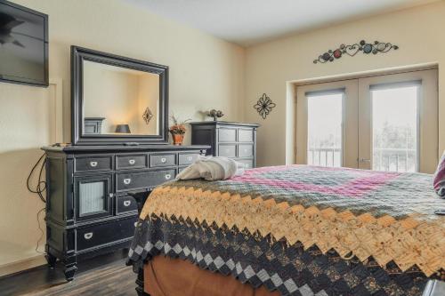 MVC - Unit 3207 - Happy Place - image 11