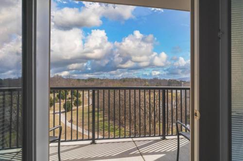 MVC - Unit 2503 - main image