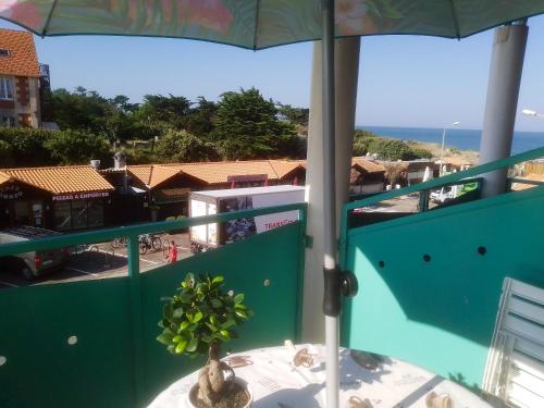 Exterior view, Appartement d'une chambre a Soulac sur Mer a 50 m de la plage avec vue sur la mer balcon amenage et  in Saint-Vivien-de-Medoc