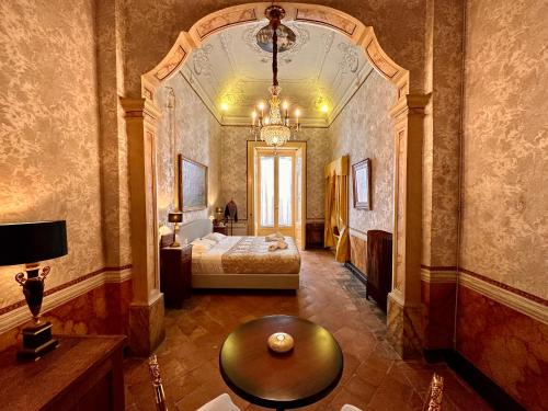 Junior Suite with Balcony image 3
