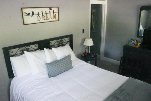 1 queen bed