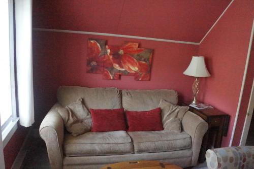 1 king bed, 1 sofa bed