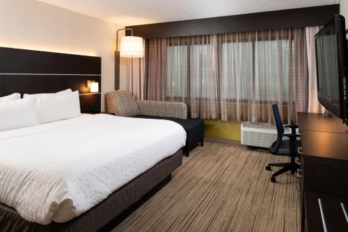 Holiday Inn Express Cincinnati West, an IHG hotel - Hotel - Dent