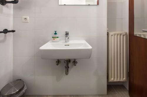 Stay in pub KAMERA KLUB apatment-city center, Lubiana (foto 10)