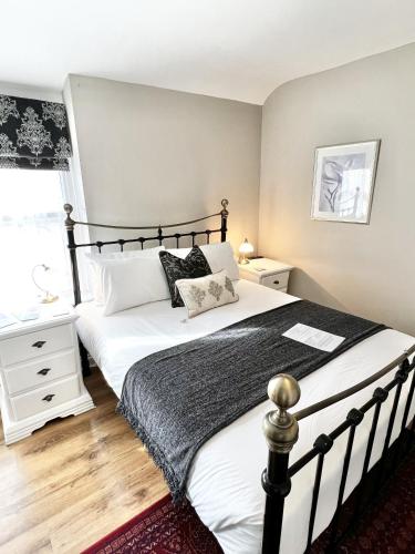 Devon House Guest House - image 2