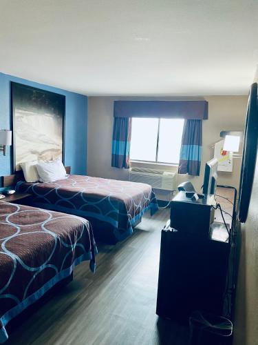 Super 8 by Wyndham Corbin KY in Corbin, USA