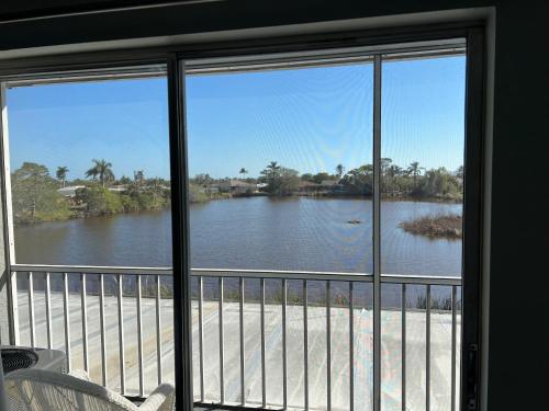 Marco Island Lakeside Inn - image 6