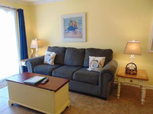 H13 Ocean Walk Resort 2bdrm 2 bath downstairs great beds Great view and always a great breeze detail