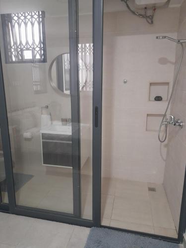 Beautiful Home - 2 Double Rooms - Tap to explore photos