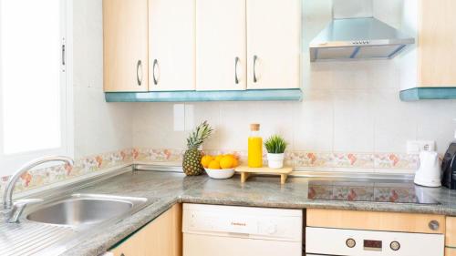 ห้องครัว, Carvajal Apartment Parking Málaga (Carvajal Apartment Parking Malaga) in ตอเรมวยเย