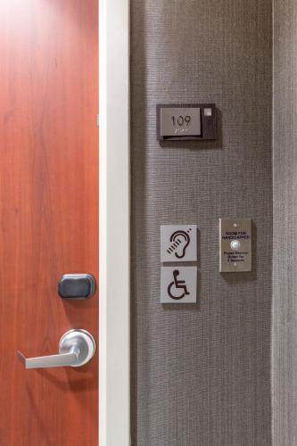 Courtyard by Marriott San Diego Oceanside - image 10