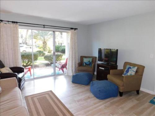 T7 make some great family memories downstairs easy access very very cute - Waverly, GA