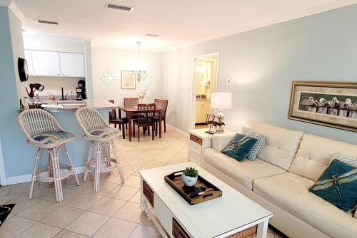 A3 tile floors pet friendly easy access downstairs faces nice grassy area Close to pool