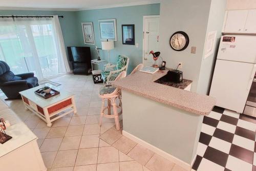 A3 tile floors pet friendly easy access downstairs faces nice grassy area Close to pool