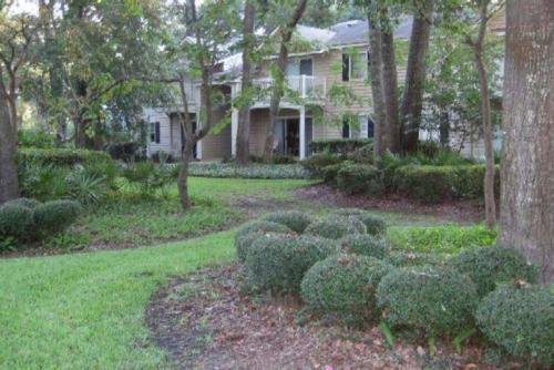 A3 tile floors pet friendly easy access downstairs faces nice grassy area Close to pool