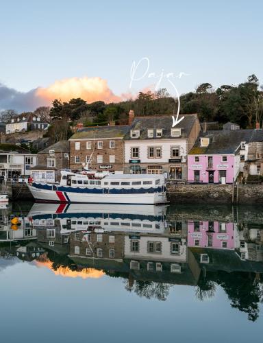 Picture of Pajar Luxury Penthouse Apartment Padstow