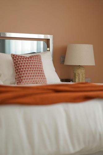 Deluxe Room image 8