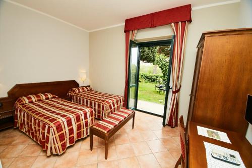 HOTEL VULCI Room Type - Double or Twin Room with Private Bathroom