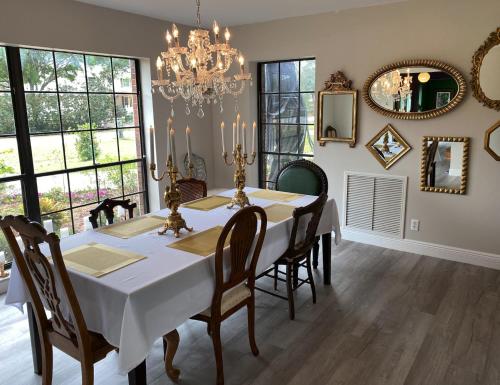 Phantom History House - All Four Guest Rooms in Tampa, USA