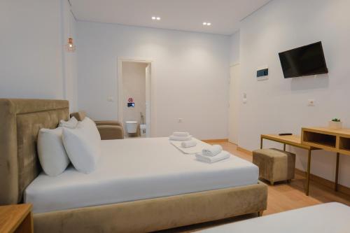 Quadruple Room image 2