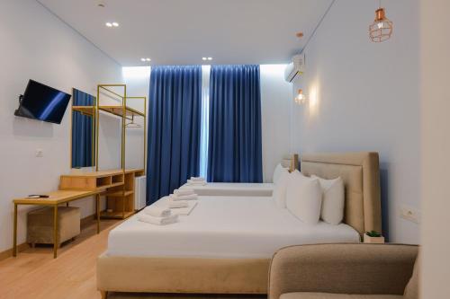 Quadruple Room image 3