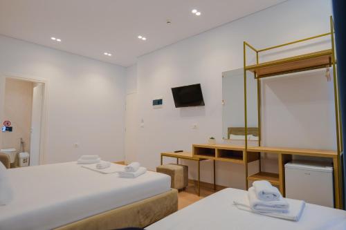 Quadruple Room image 8