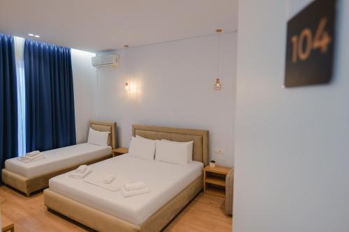 Quadruple Room image 5