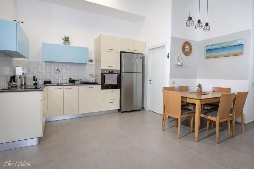 مطبخ, Paradise in Achziv Beach in Nahariya