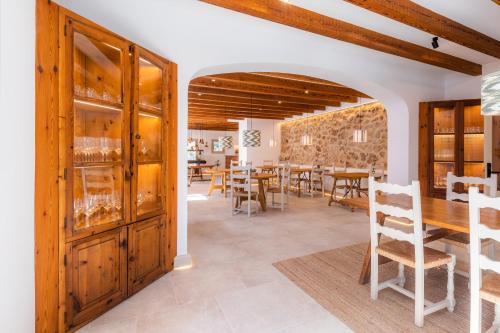Finca Hotel Albellons - image 6
