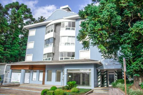 Cobertura na Borges de Medeiros - ( 3 quadras rua coberta )