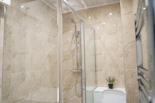 Glasgow - 2 Bedroom Apartment, Glasgow (Foto 3)