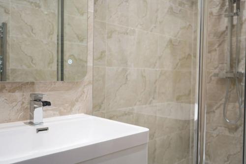 Glasgow - 2 Bedroom Apartment, Glasgow (Foto 4)