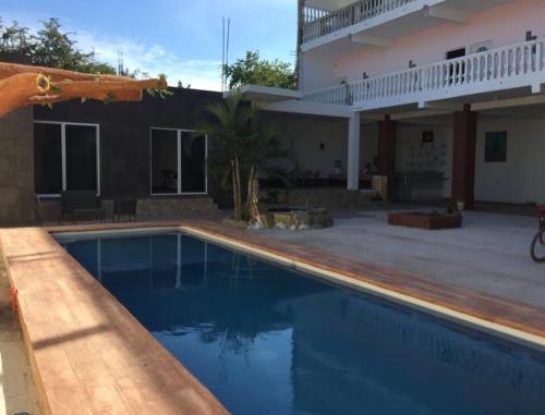 . CENTRO NATURISTA Y BUDISTA