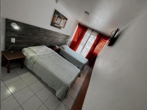 2 twin beds