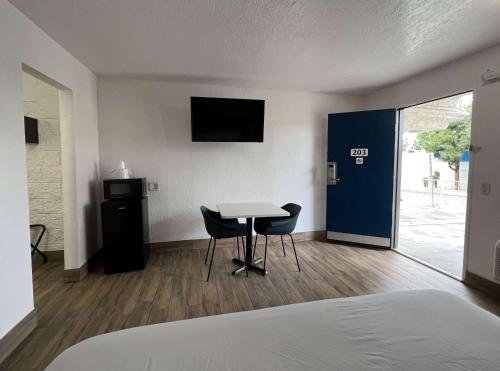 Motel 6-Orange, CA - Anaheim