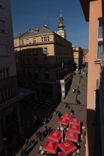 Main Square Dream Apartment - image 3