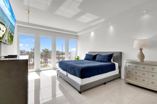 Perfect condo room for everyone! Beachfront resort Pet Friendly - image 13